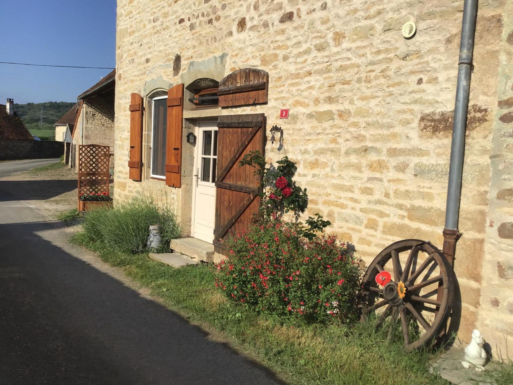 Le Petit Pressoir - Charmant Studio Collonges-en Charollais Экстерьер фото